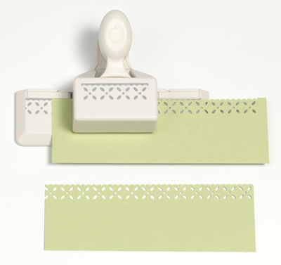Martha Stewart - MSC Edge Punch - Four Petal Eyelet  (sold individually)