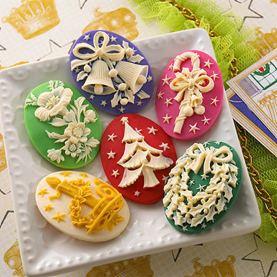 Websters Pages - Royal Christmas - Cameos  (sold in 3's)