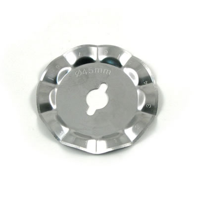 WeR Memory Keepers - Crafters Large Rotary Blade - Scallop  (sold individually)